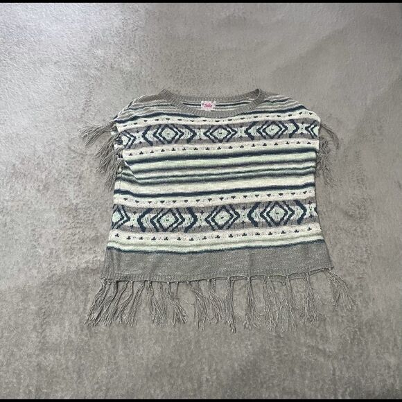 JUSTICE fringe sweater/poncho top size medium. So soft and so cute on! VGUC - Picture 1 of 3